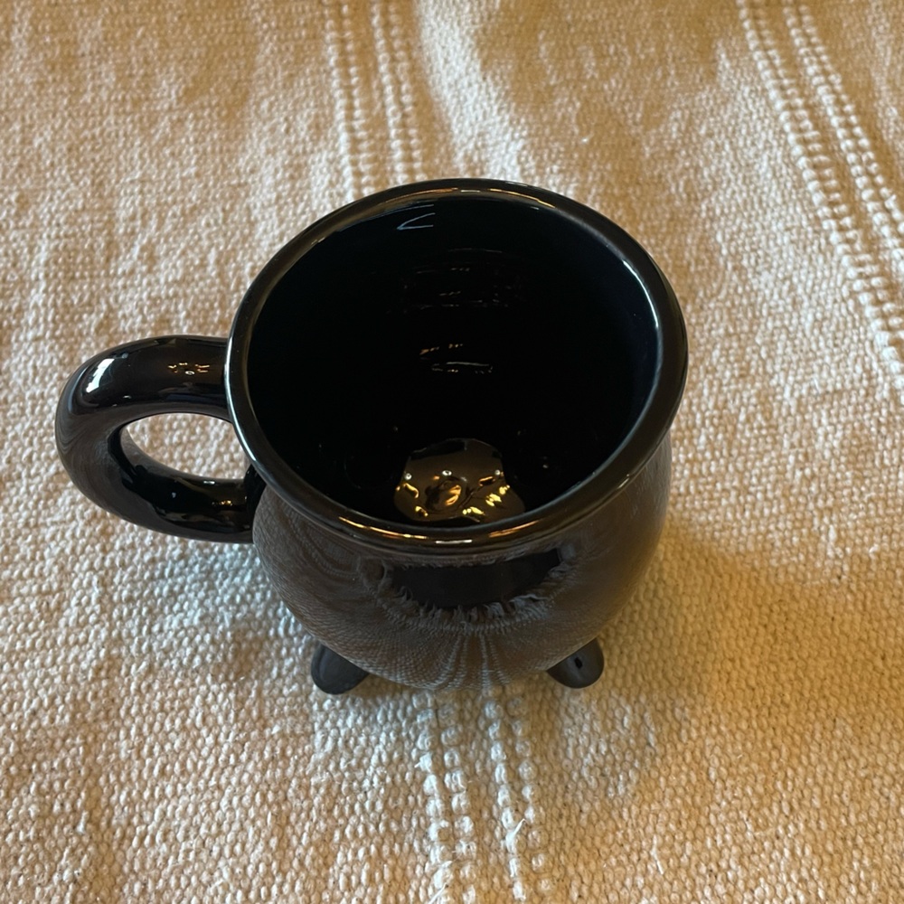 Wood and Felt Halloween Garland with Black Ceramic Calderon Mug - Picture 5 of 10